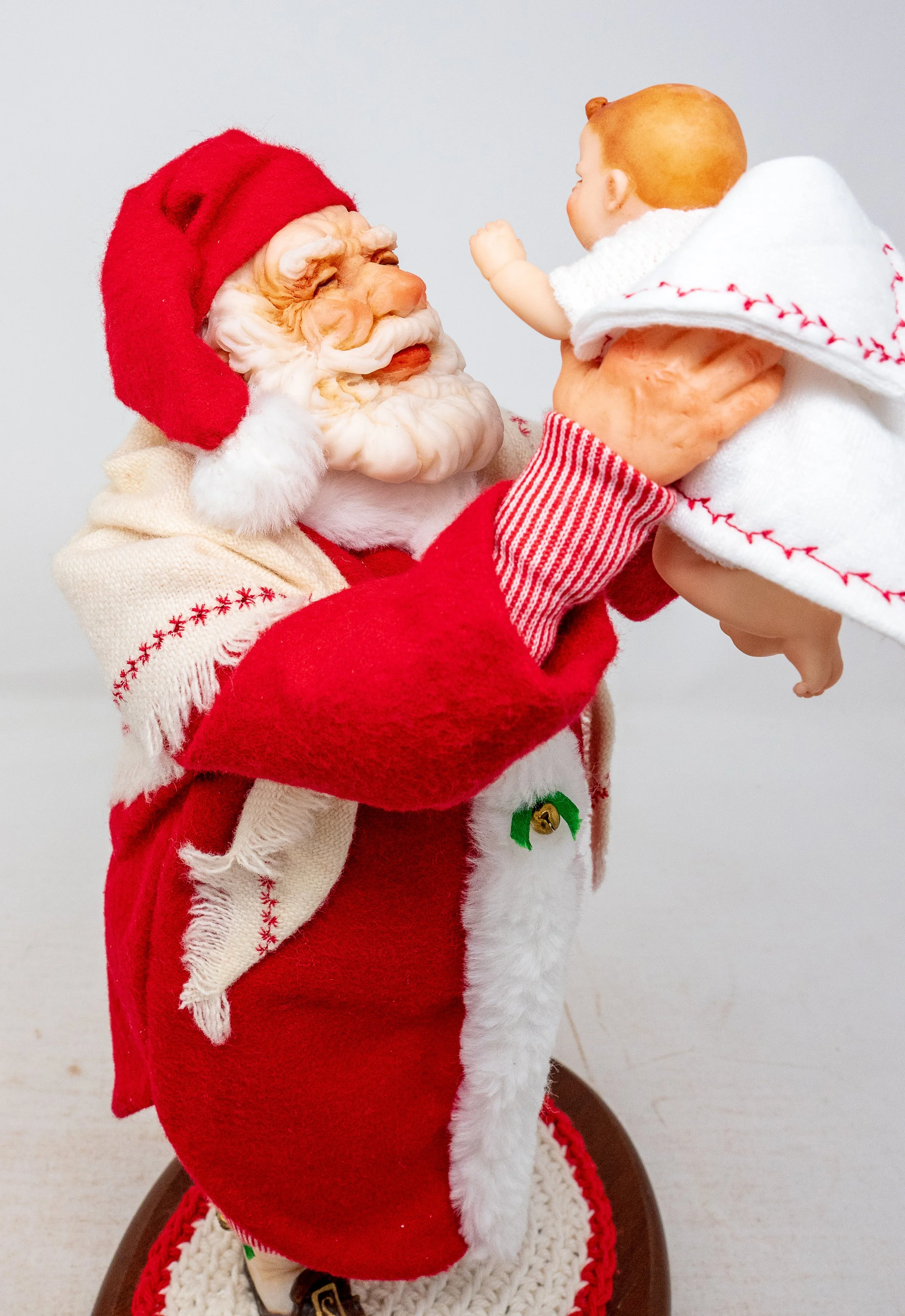 Santa Reads the Christmas Story | Simpich Santas — Simpich.com